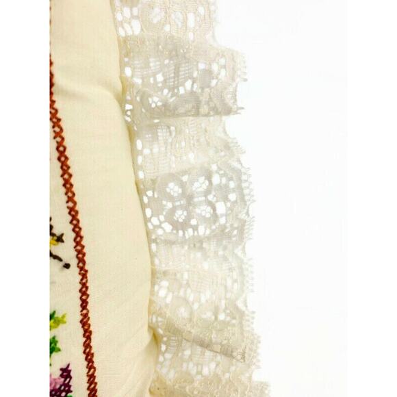 Cross Stitch Throw Pillow Vintage Colonial Style Welcome Lace Fringe 14 x 14 - Picture 7 of 7